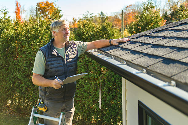 Professional Roofing technician working in Edgewater, MD